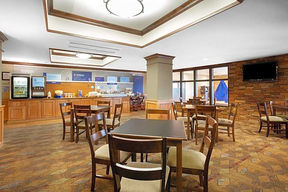 Holiday Inn Express Hotel & Suites Lander By IHG
