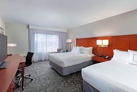 2 Queen Bed (s)