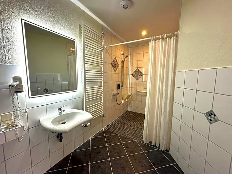 Gästehaus Lietzow & Störtebeker Camp