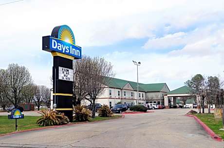 Days Inn by Wyndham Denham Springs-Baton Rouge East