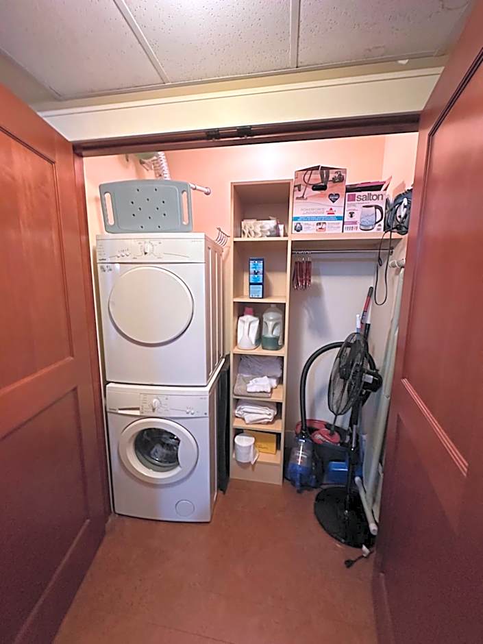 Solara Escape - 2BR Retreat with Pool - Hot Tub - Gym - Spa