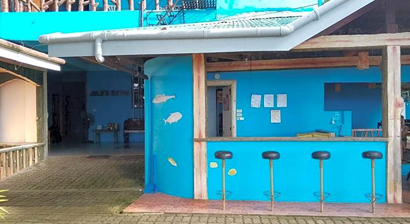 RedDoorz @ July's Haven Seaside Pension Camiguin