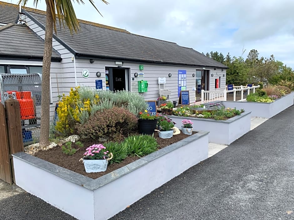 Edge of Padstow, 2 bedroom luxury lodge