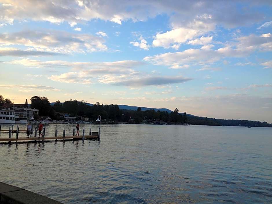 The Sundowner on Lake George