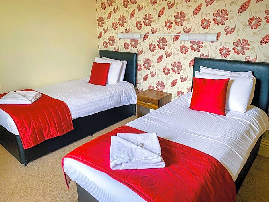 Four Oaks Hotel