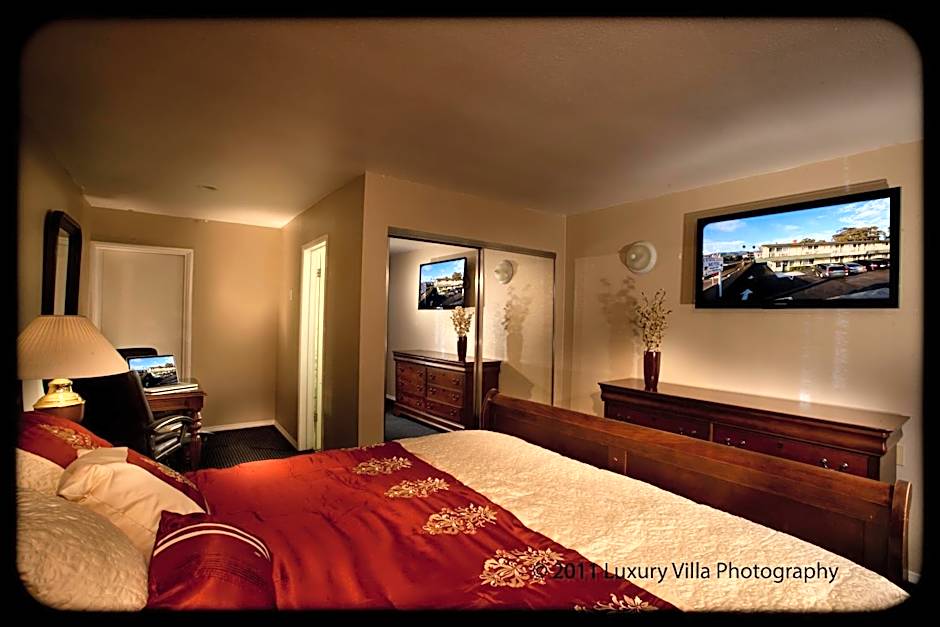 Photo 1 of 27 of 1 King Bed, Nonsmoking
