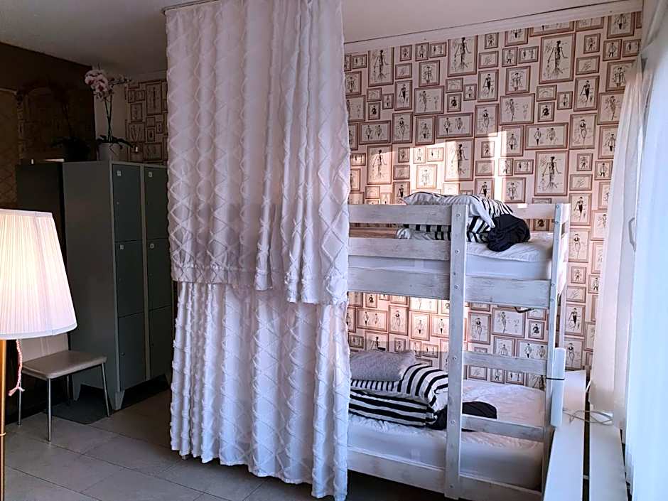 Viktoria Budget Hostel