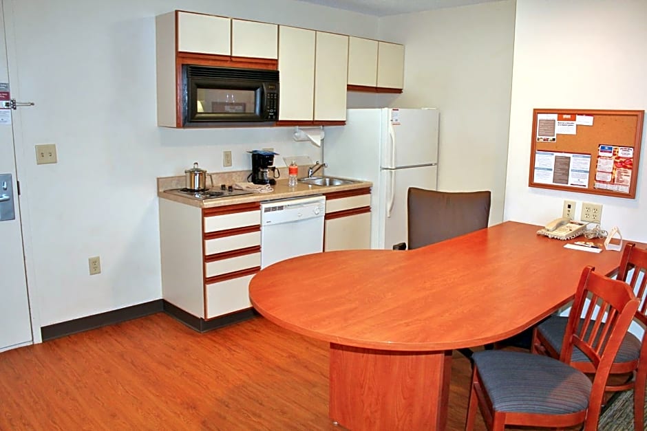Candlewood Suites Syracuse-Airport, an IHG Hotel