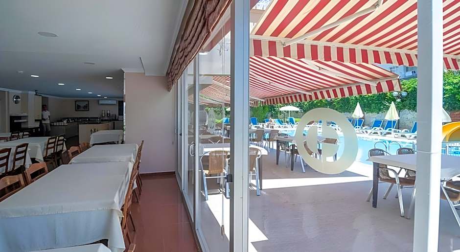 Lara Dinc Hotel