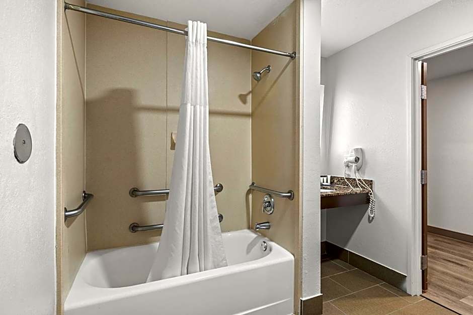 Clarion Pointe Lakeland I-4