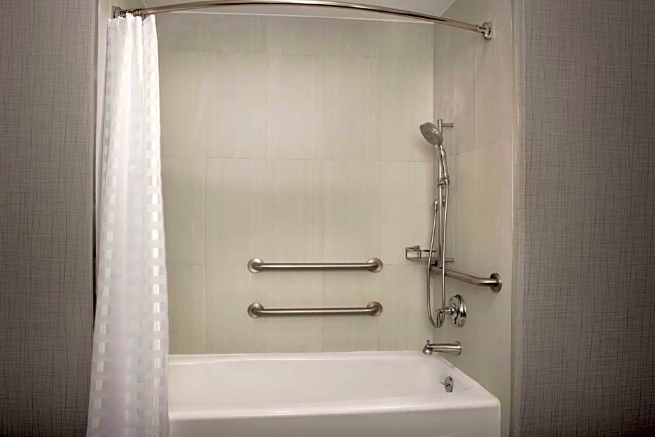 Embassy Suites By Hilton Hotel La Quinta, Ca