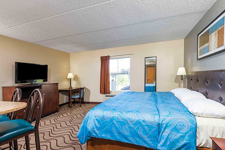 Super 8 by Wyndham Mars/Cranberry/Pittsburgh Area
