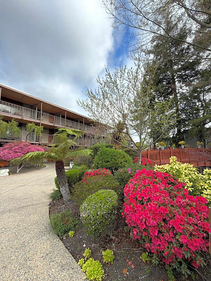 Creekside Inn