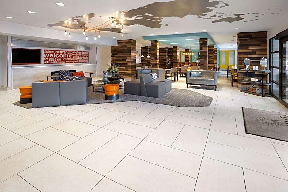 La Quinta Inn & Suites by Wyndham Atlanta Airport North