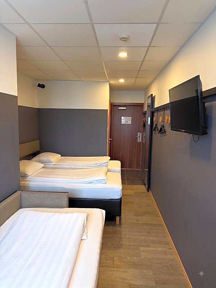 Hotel Cabin