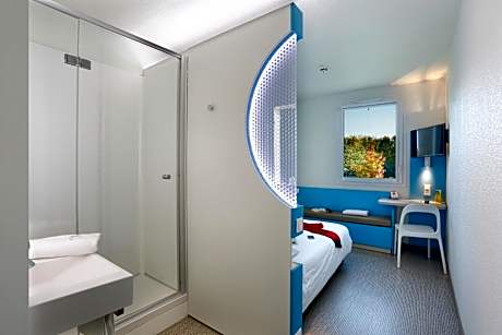 Triple Room (2 Adults + 1 Child)