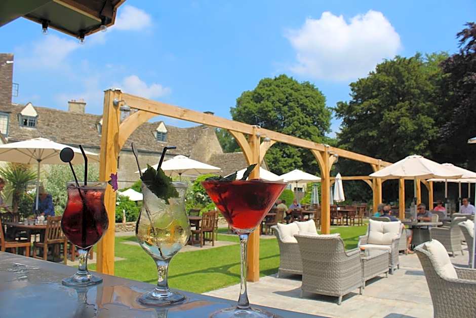 The Bear Of Rodborough Hotel