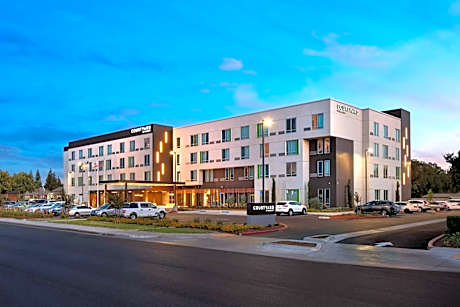 Courtyard by Marriott Fresno Clovis