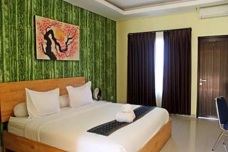 Deluxe King Room - Free Return Airport Transfer