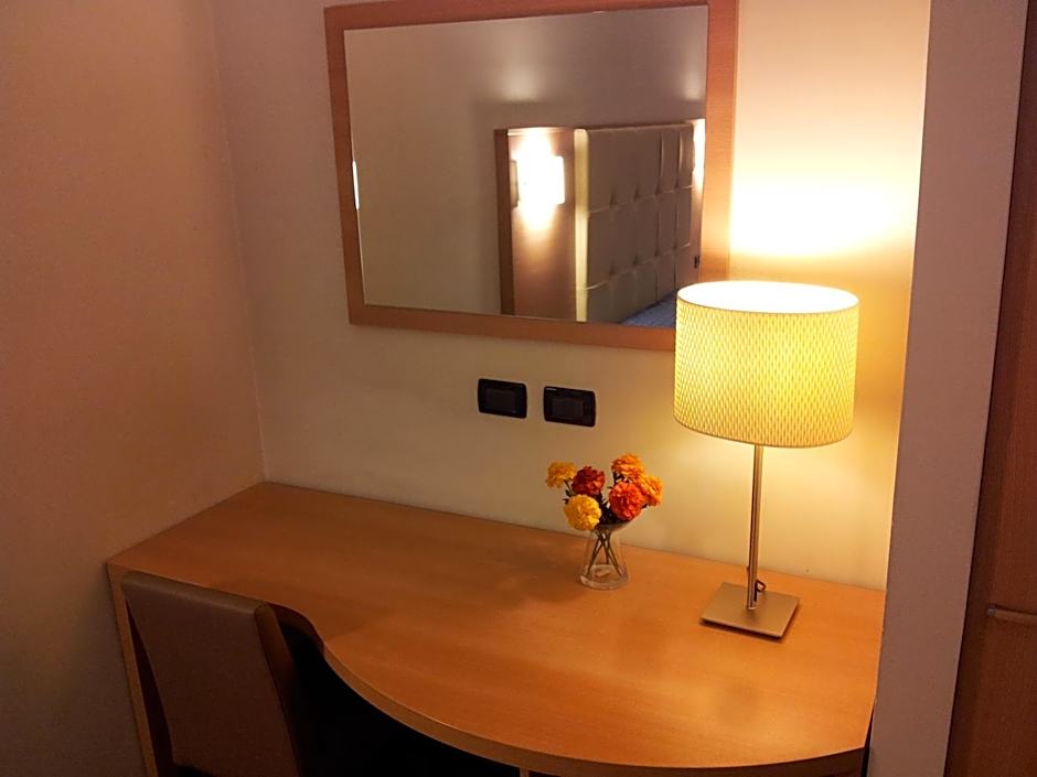 Residenza Cola Di Rienzo - Suite In Rome