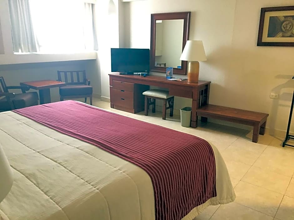 Hotel Fortin Plaza