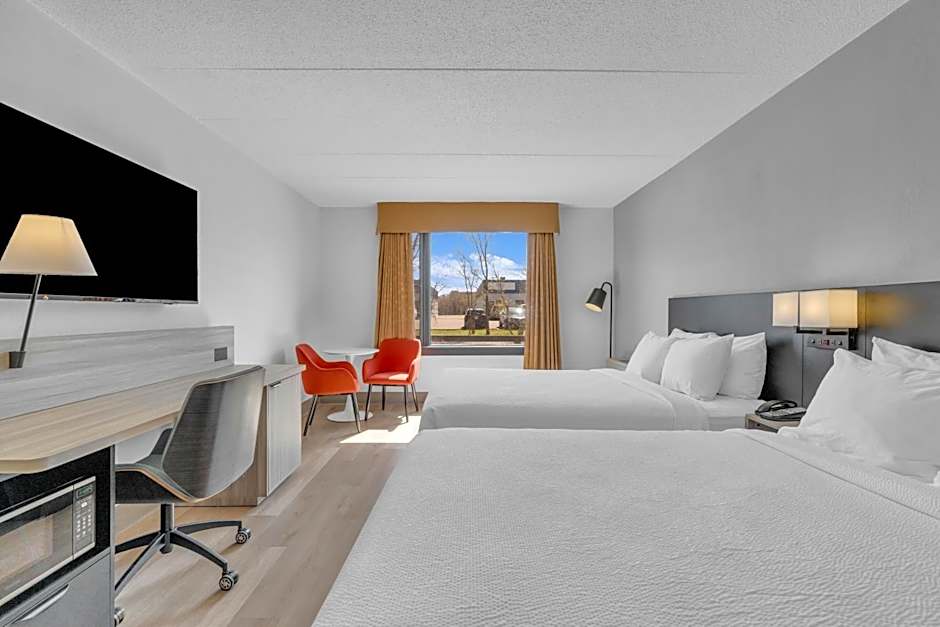 Seven Oaks Hotel Regina