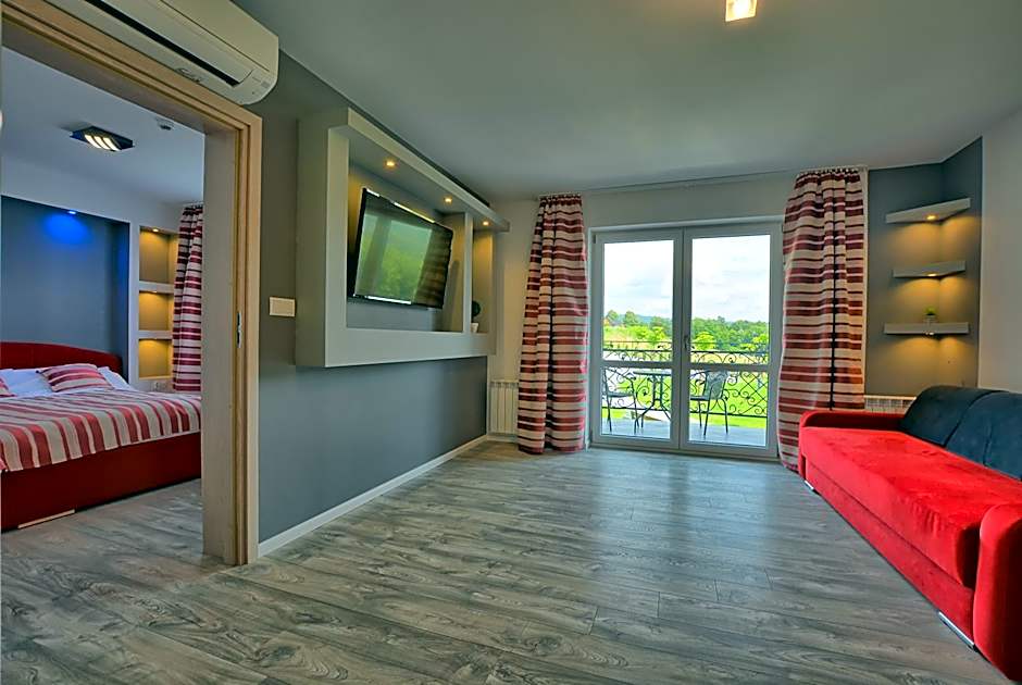 Jaworina- Apartamenty, Domki i Pokoje