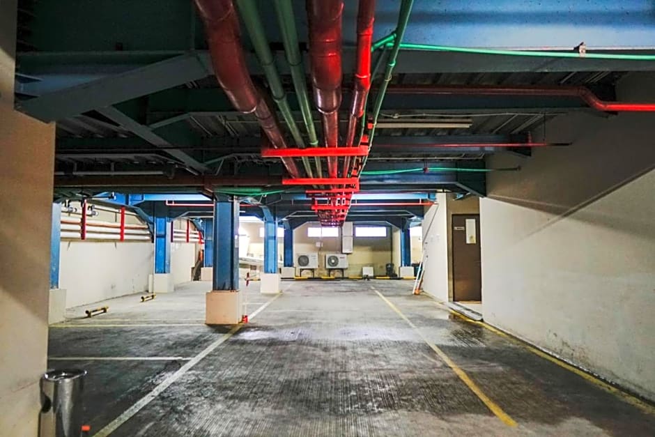 Empress Hotel Makassar City Center by LIFE