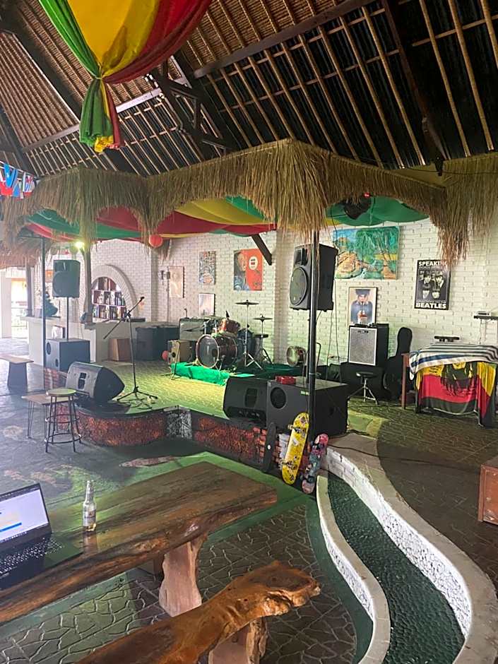 PACA'S Reggae Bar & Hostel