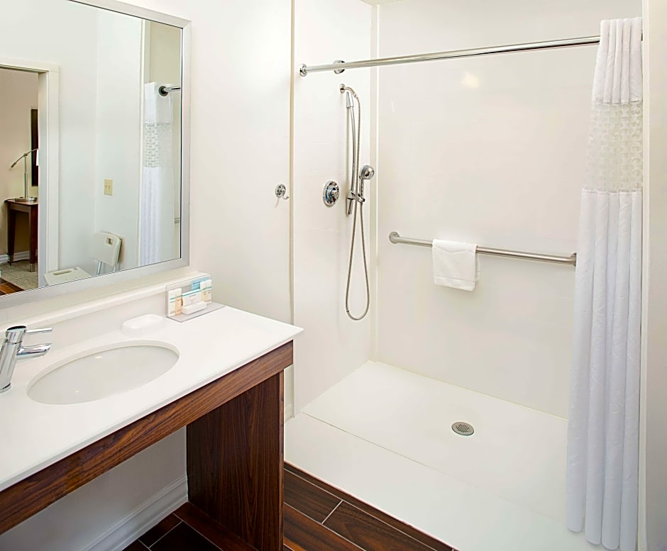Photo 1 of 4 of Studio 1 King Bed, Hearing/Mobility Accessible, Roll in Shower
