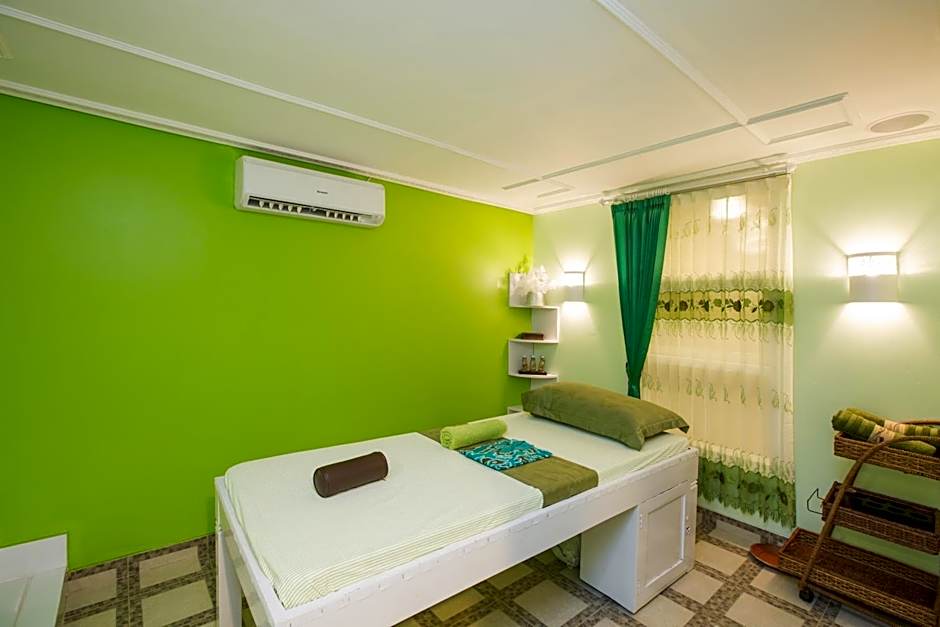 Flamingo Dewata Suite