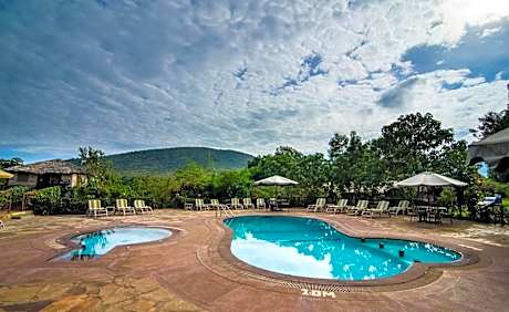 Sentrim Mara Lodge
