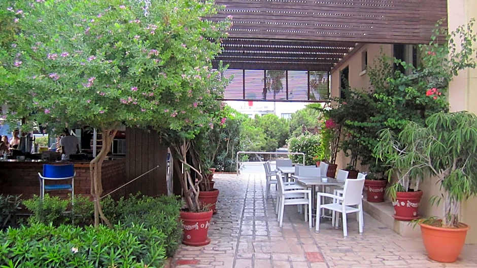 Senator Hotel Apartments