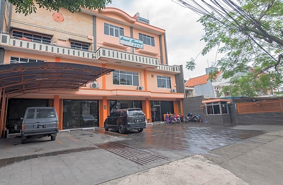 Grand Kembar Hotel Mitra RedDoorz