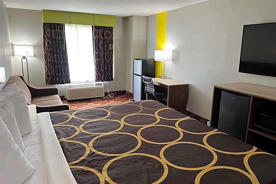 Super 8 by Wyndham Lake of the Ozarks