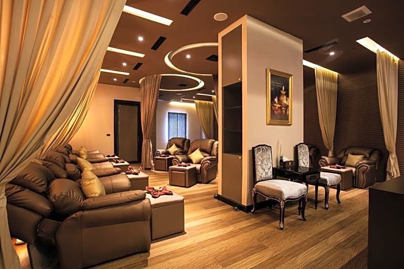 Grand 5 Hotel & Plaza Sukhumvit Bangkok