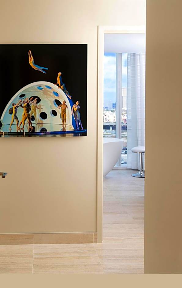 HALL Arts Hotel Dallas, Curio Collection by Hilton
