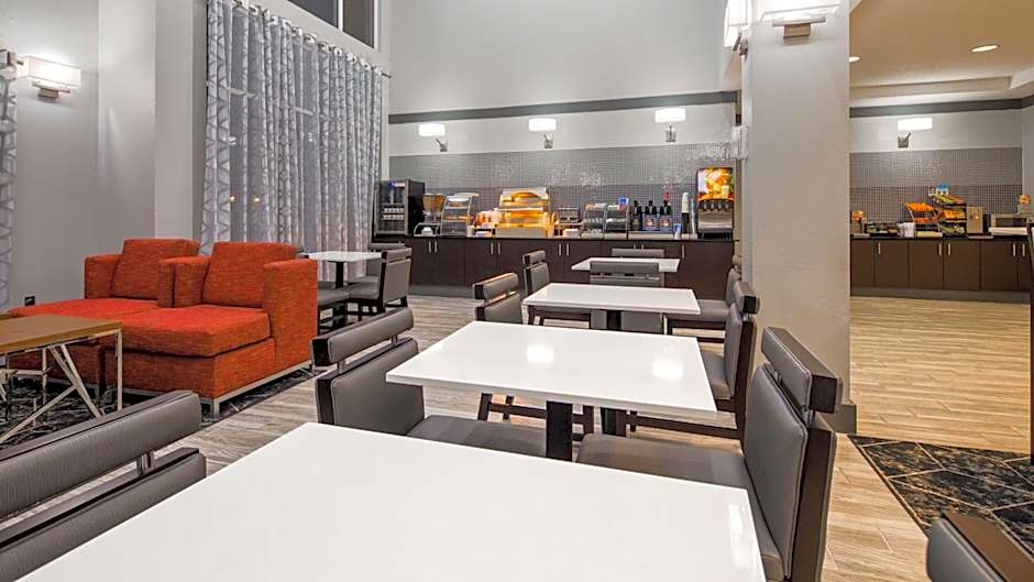 Best Western Plus Philadelphia-Choctaw Hotel and Suites