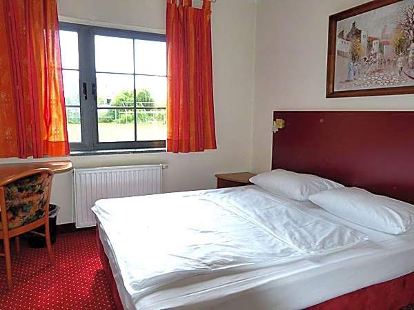 West Hotel an der Sächsischen Weinstrasse
