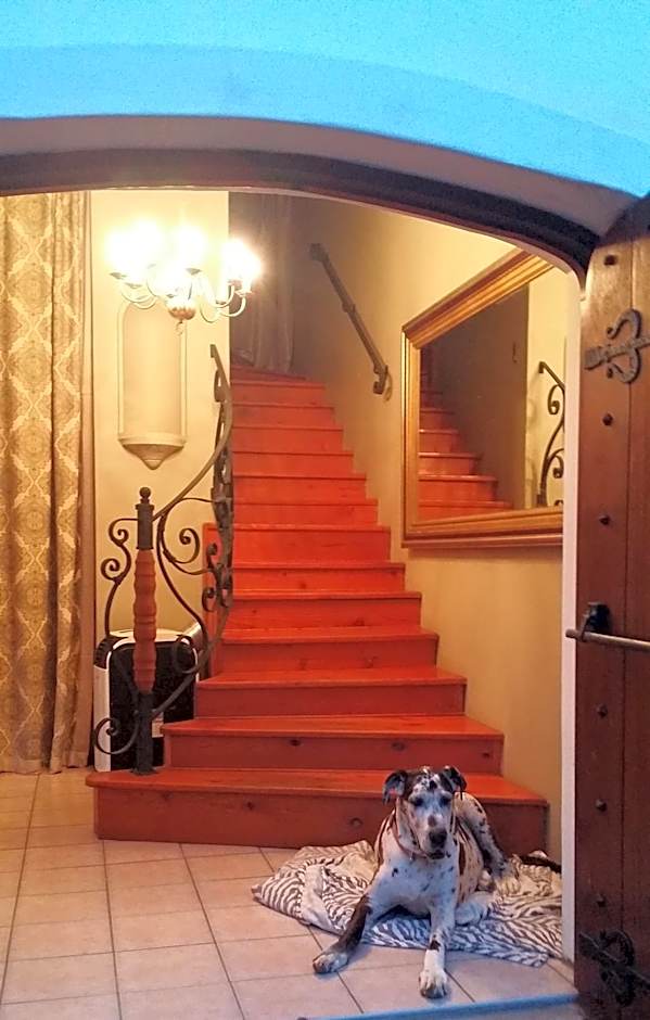 Royston Hall Historical Guesthouse