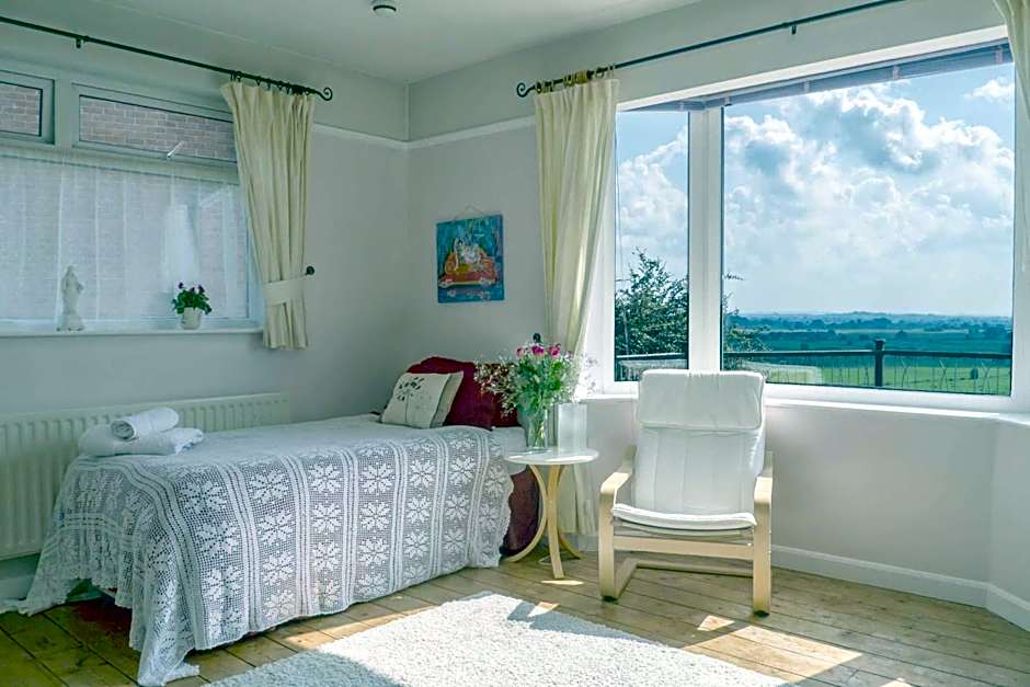 Healing Waters Sanctuary, Peaceful Retreat House, Glastonbury