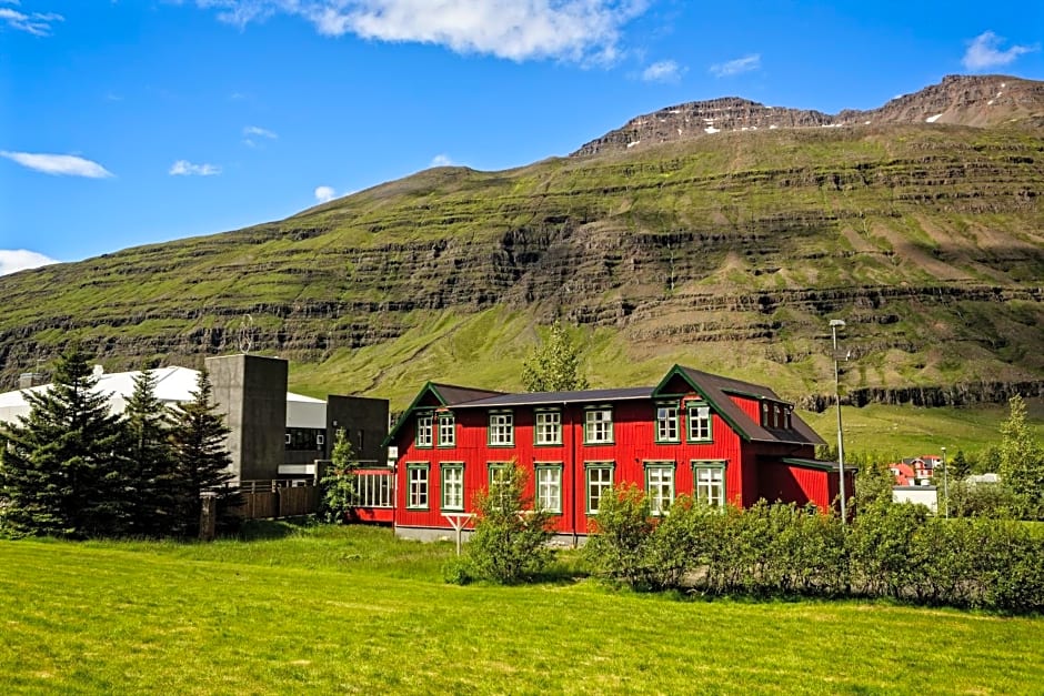 Hafaldan HI hostel, old hospital building