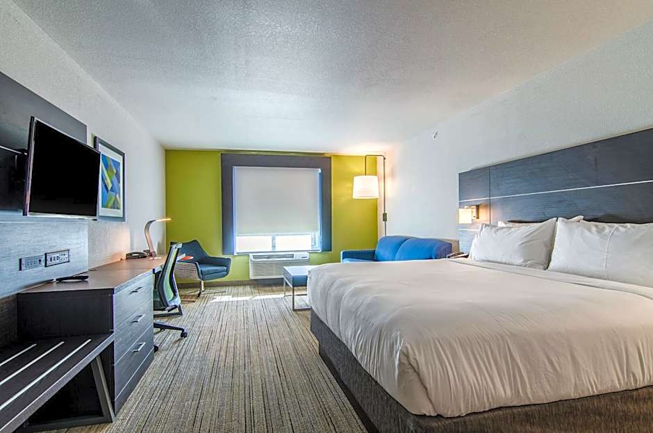 Holiday Inn Express & Suites - Atchison By IHG