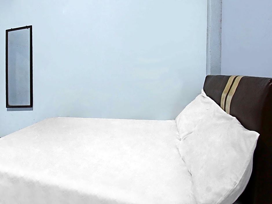 Hotel O Jati Homestay Near Taman Suranadi