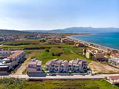 Aegean Breeze Luxury Apartments next to the sea
