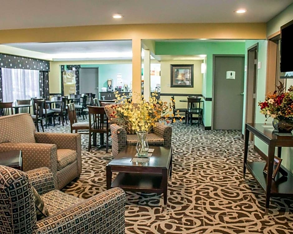 Copley Inn & Suites, Copley - Akron