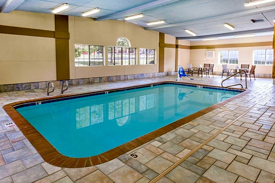 AmericInn by Wyndham Des Moines Airport