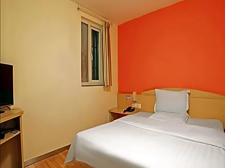 WH - Traditional Bed Room