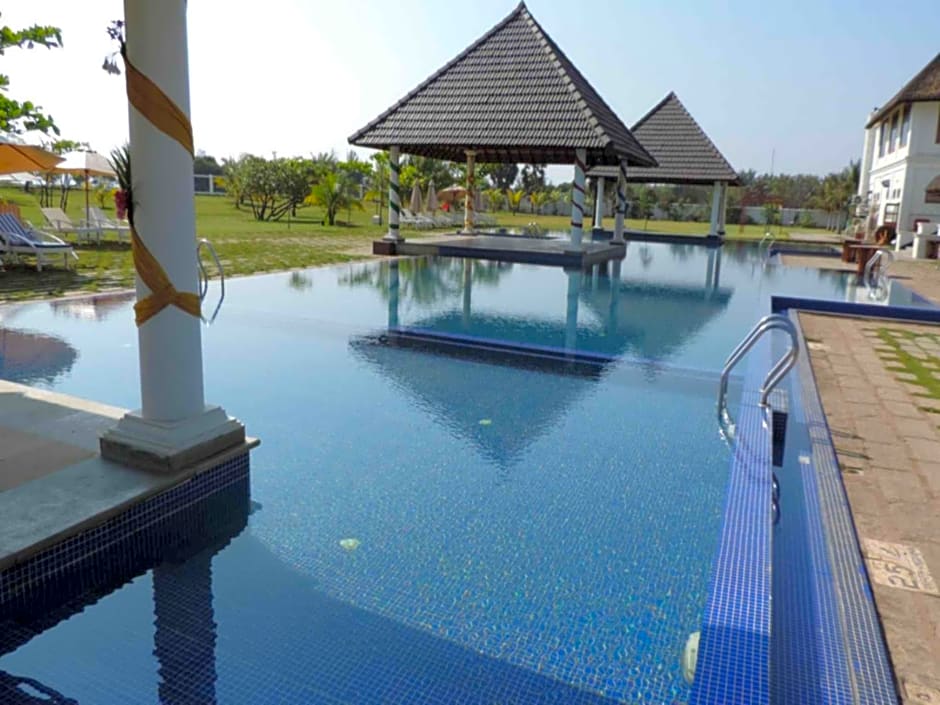 Le Pondy - Beach and Lake Resort
