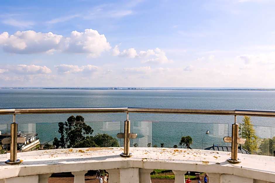 Muthu Westcliff Hotel (Near London Southend Airport)